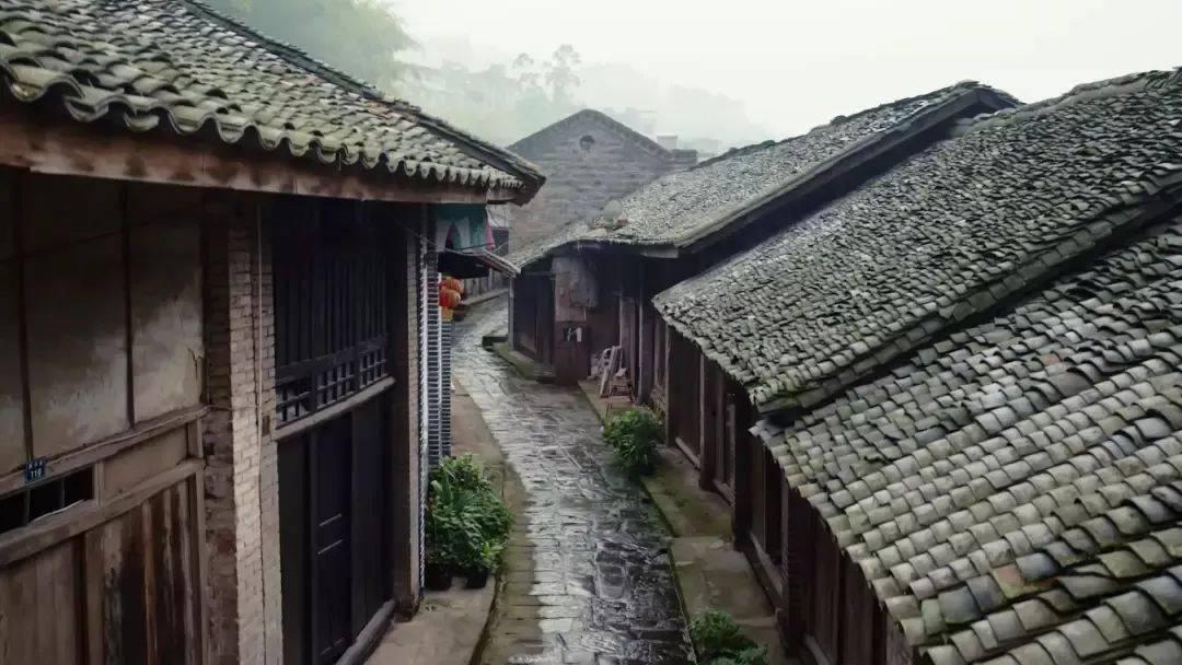 逃离霍比特人洞屋